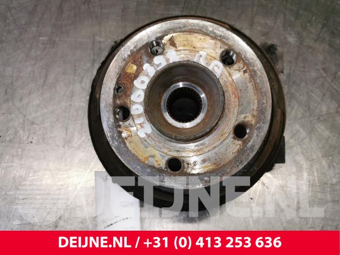 Mercedes Vito Fusee rechts-achter O122988
