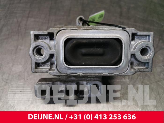 Gebruikte Motorrubber Volkswagen Caddy III (2KA,2KH,2CA,2CH) 2.0 TDI 16V 4Motion Prijs € 84,70 Inclusief btw aangeboden door van Deijne Onderdelen Uden B.V.
