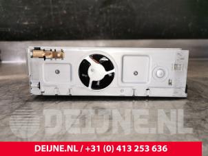 Porsche Taycan Regelunit Multi Media O123121 foto 3