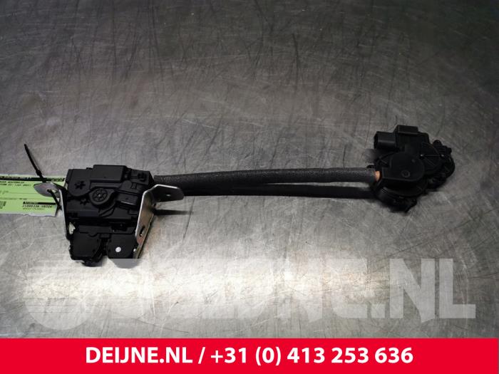 Porsche Taycan Tailgate lock mechanism O123122