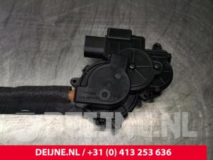 Porsche Taycan Slotmechaniek Achterklep O123122 foto 3