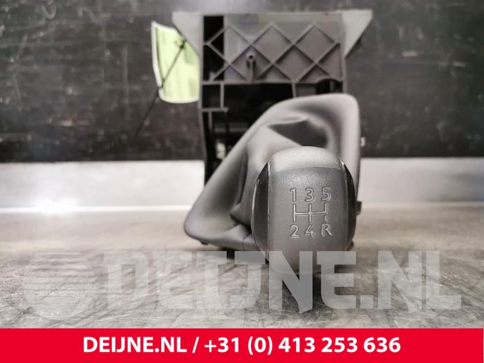 Peugeot Partner Gear stick O123129