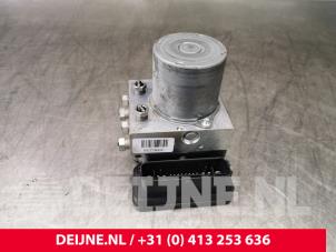 Volvo XC40 ABS Pomp O123198 foto 3