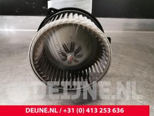 Volvo S40 Heating and ventilation fan motor O123304 photo 3