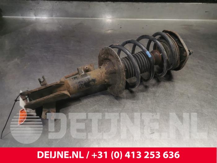 Volvo S40 Stoßdämpferstrebe rechts vorne O123331