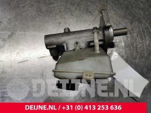 Volvo V70 Master cylinder O123462 photo 2