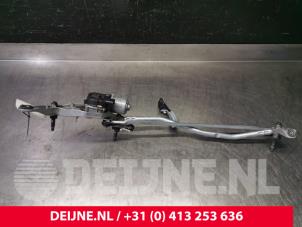 Gebruikte Ruitenwismotor + Mechaniek Mercedes E (W213) E-220d 2.0 Turbo 16V Prijs € 90,00 Margeregeling aangeboden door van Deijne Onderdelen Uden B.V.