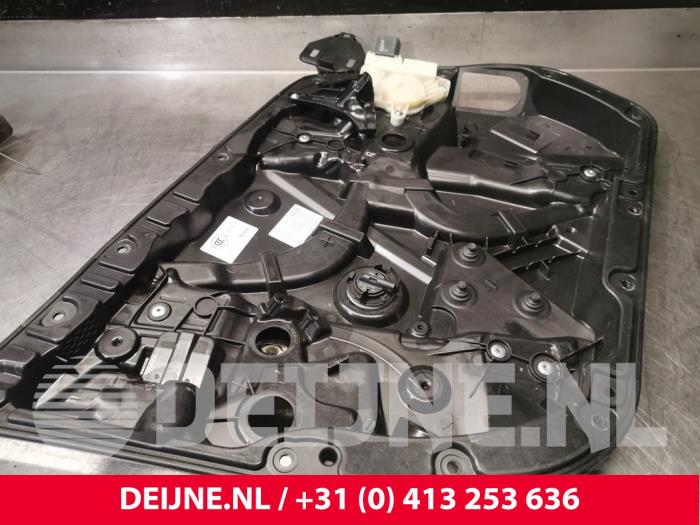 Mercedes E-Klasse Ruitmechaniek 4Deurs links-voor O123606