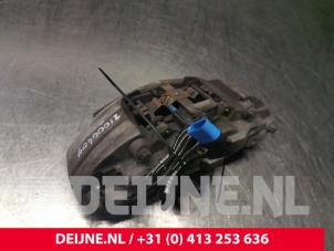 Mercedes E-Klasse Remklauw (Tang) rechts-voor O123603 foto 2