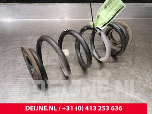 Gebruikte Schroefveer achter Volvo XC40 (XZ) 1.5 T3 12V Prijs € 40,00 Margeregeling aangeboden door van Deijne Onderdelen Uden B.V.