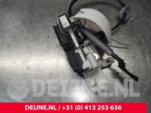 Volvo V40 Front door lock mechanism 4-door, right O124205 photo 2