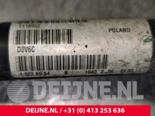 Volvo V70 Aandrijfas rechts-voor O124260 foto 3