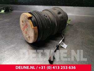 Porsche Taycan Air spring O124327 photo 2