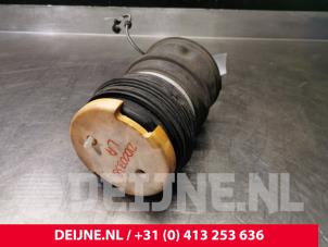 Porsche Taycan Air spring O124328 photo 2