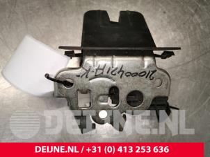 Audi A6 Tailgate lock mechanism O124395 photo 2