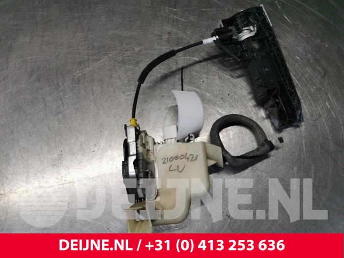 Audi A6 Türschlossmechanik 4-türig links vorne O124363