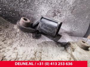 Audi A6 Achsschenkel links hinten O124369 foto 3