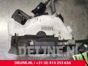 Volkswagen Golf Deurslot Mechaniek 4Deurs rechts-voor O124455 foto 3