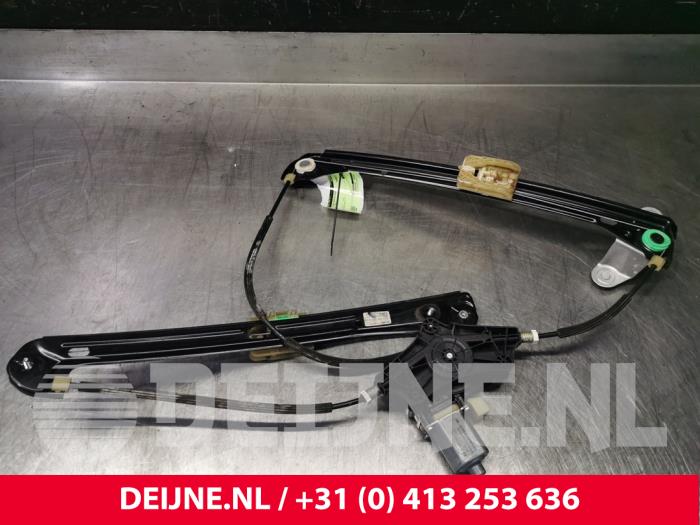 Volkswagen Golf Window mechanism 4-door, front right O124480