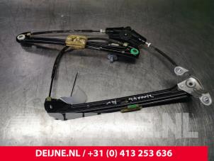 Volkswagen Golf Window mechanism 4-door, front right O124480 photo 3