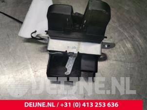 Volkswagen Golf Tailgate lock mechanism O124483 photo 2