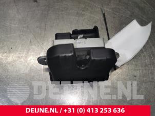 Volkswagen Golf Tailgate lock mechanism O124483 photo 3