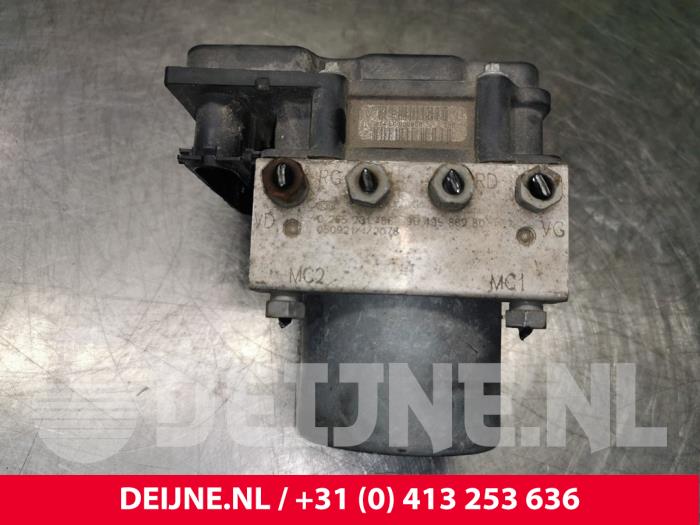Peugeot 307 ABS pump O124766