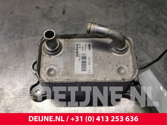 Gebruikte Oliekoeler Volvo V70 (BW) 2.4 D 20V Prijs € 50,00 Margeregeling aangeboden door van Deijne Onderdelen Uden B.V.