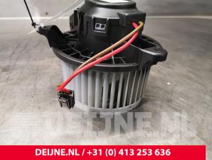 Volvo XC40 Heating and ventilation fan motor O124944 photo 2