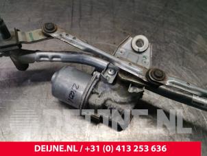 Volvo XC40 Wiper motor + mechanism O124959 photo 2