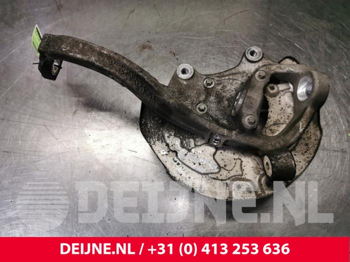 Mercedes C-Klasse Achsschenkel rechts vorne O125082