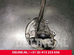 Mercedes C-Klasse Fusee rechts-voor O125082 foto 2