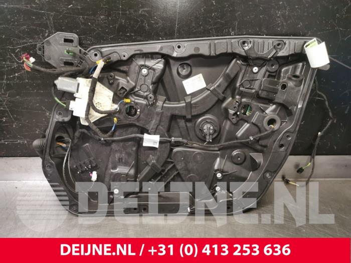 Mercedes C-Klasse Window mechanism 4-door, front right O125139