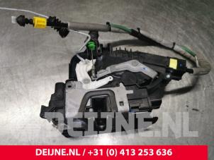 Mercedes C-Klasse Deurslot Mechaniek 4Deurs links-achter O125123 foto 3
