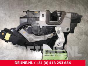 Mercedes C-Klasse Türschlossmechanik 4-türig links vorne O125124 foto 3