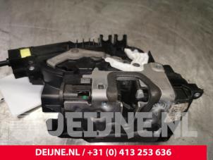 Mercedes C-Klasse Deurslot Mechaniek 4Deurs rechts-achter O125125 foto 2