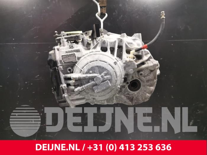 Gebruikte Automaatbak Volvo V60 I (FW/GW) 2.0 D4 16V Prijs € 450,00 Margeregeling aangeboden door van Deijne Onderdelen Uden B.V.