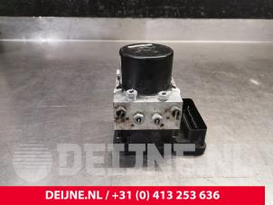 Volvo V60 ABS pump O125185 photo 3