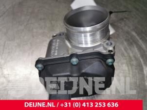 Volkswagen Transporter Drosselklappengehäuse O125397 foto 3