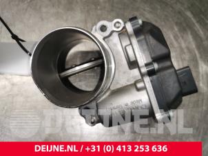 Volkswagen Transporter Drosselklappengehäuse O125397 foto 2