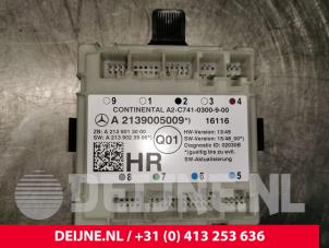 Mercedes E-Klasse Central door locking module O125417 photo 2