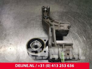 Porsche Taycan Engine mount O125423 photo 2