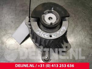Mercedes E-Klasse Motorsteun O125472 foto 3