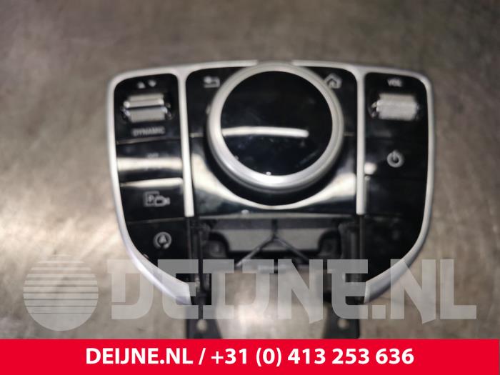 Mercedes E-Klasse Regelunit Multi Media O125475