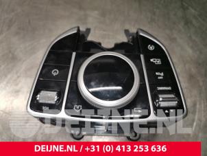 Mercedes E-Klasse Regelunit Multi Media O125475 foto 3