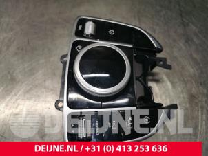 Mercedes E-Klasse Regelunit Multi Media O125475 foto 2