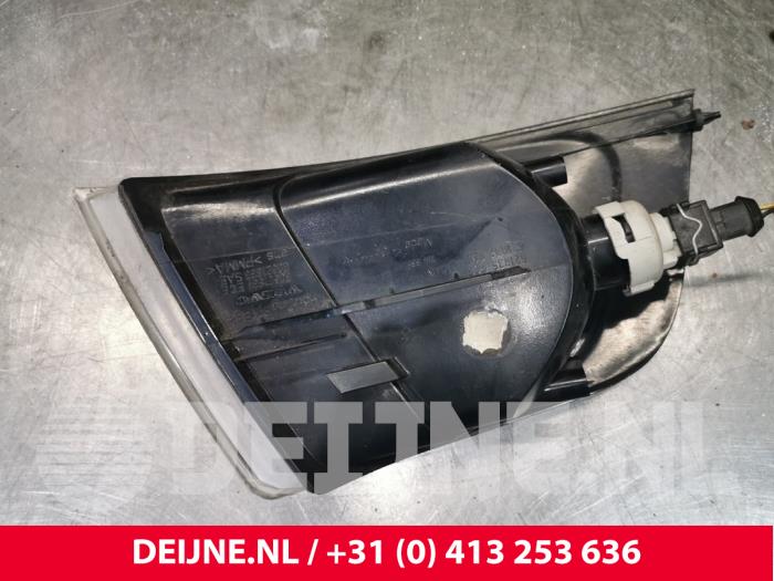Richtingaanwijzer links van een Volvo V40 (VW) 2.0 16V 2003