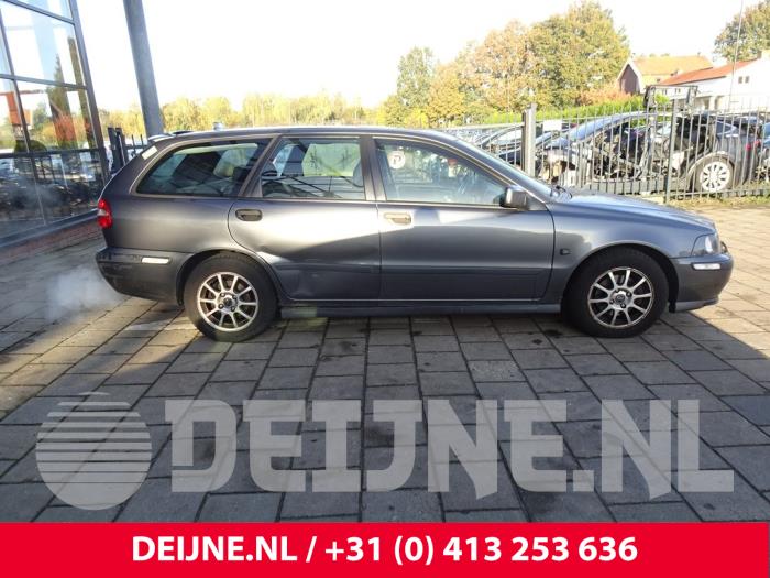 Volvo V40 Scherm rechts-voor O125512