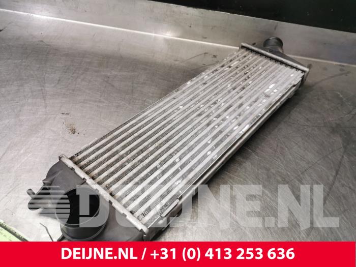 Gebruikte Intercooler Renault Trafic New (FL) 2.5 dCi 16V 145 Prijs € 72,60 Inclusief btw aangeboden door van Deijne Onderdelen Uden B.V.