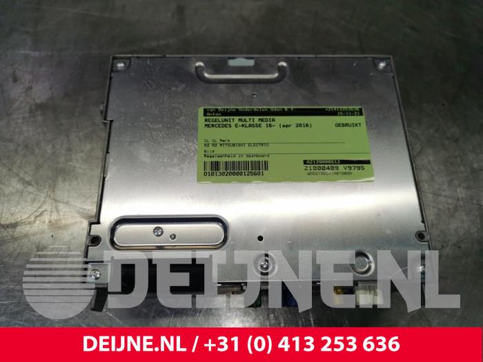 Mercedes E-Klasse Regeleinheit Multi Media O125601